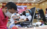 Ngắm những nữ hộ sinh xinh đẹp hiến máu trong ngày lễ tình nhân